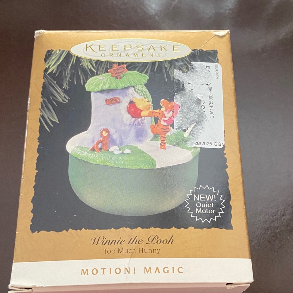 KEEPSAKE the Label Winnie the Pooh Motion Ornament - Green and Purple